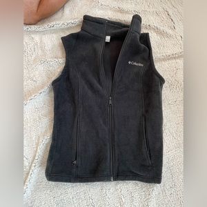 Columbia zip vest